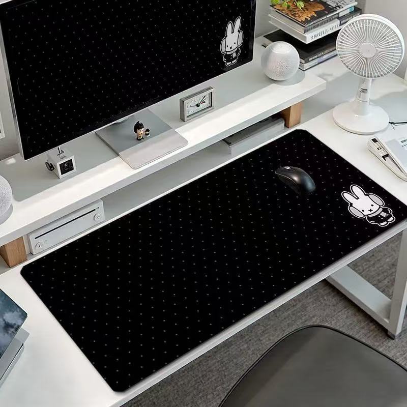 Gaming Keyboard Nearby - Grand tapis de souris mignon Miffy